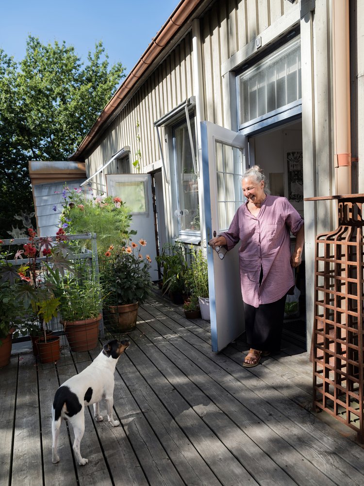 Mona Wallström, smyckekonstnär och konstnär. Mona har haft sin ateljé här sedan 1994.